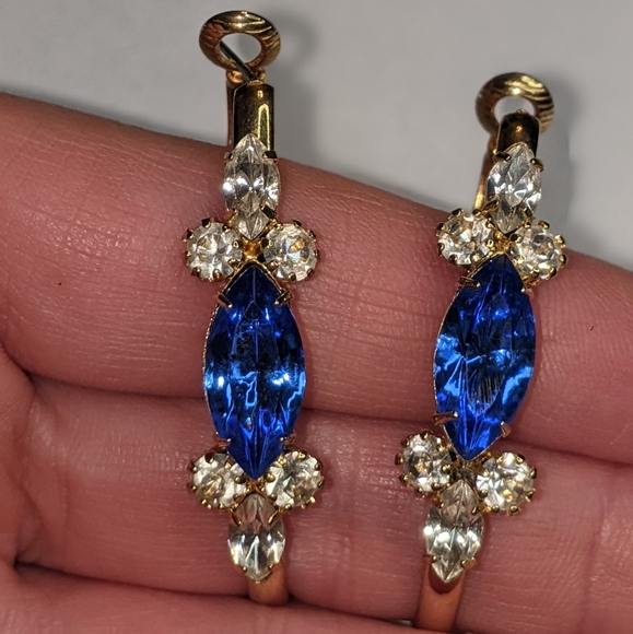 Gorgeous Golden Rhinestone Crystal Earrings Absolutely Beautiful Jewelry Piece - Picture 10 of 10